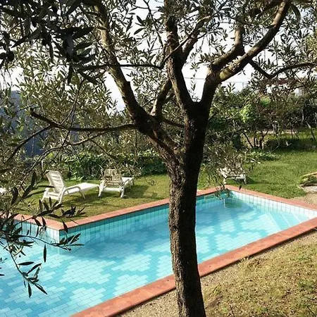Holiday Residence La Baghera Lamporecchio لامبوريتشو